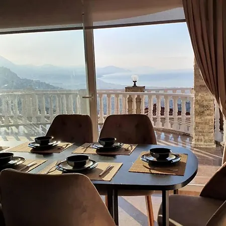 уютная с шикарным панорамным видом Алания